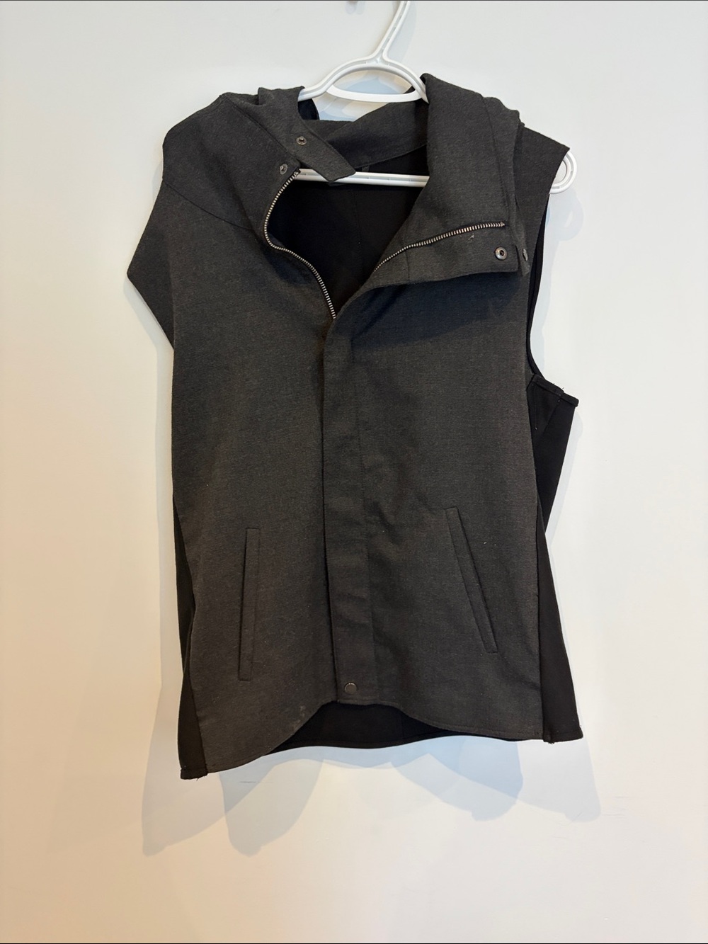 Zara Men's Dark Gray Hooded Vest note:small white stain at the front